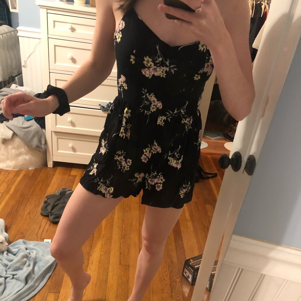 Garage flower and black romper